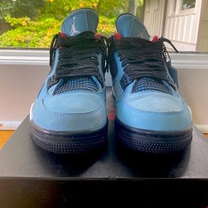 Travis Scott Jordan 4